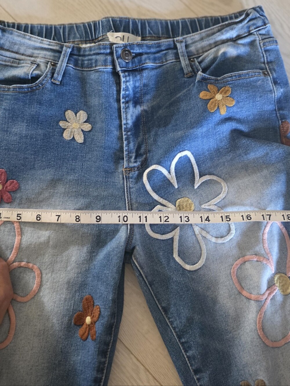 BAR X Oli & Hali Daisy Floral Embroidered Wide Leg Jeans Sz Large - Picture 9 of 11